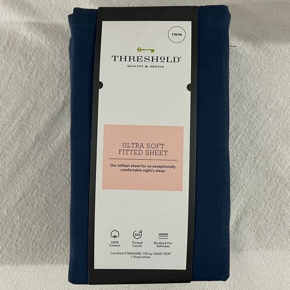 TWIN Threshold Ultra Soft Navy Blue Fitted Sheet 300 Thread Count (39"x75") - Picture 1 of 2